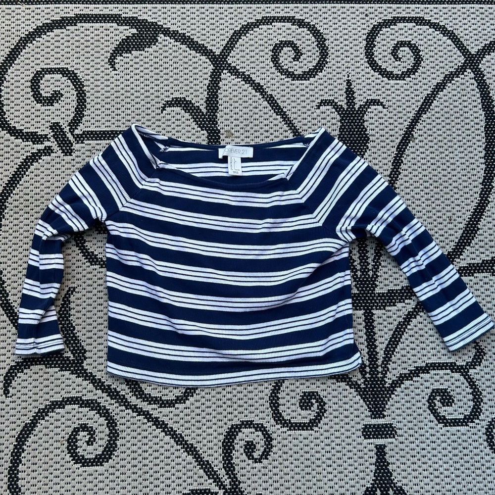 Forever 21 stripped crop top sweater